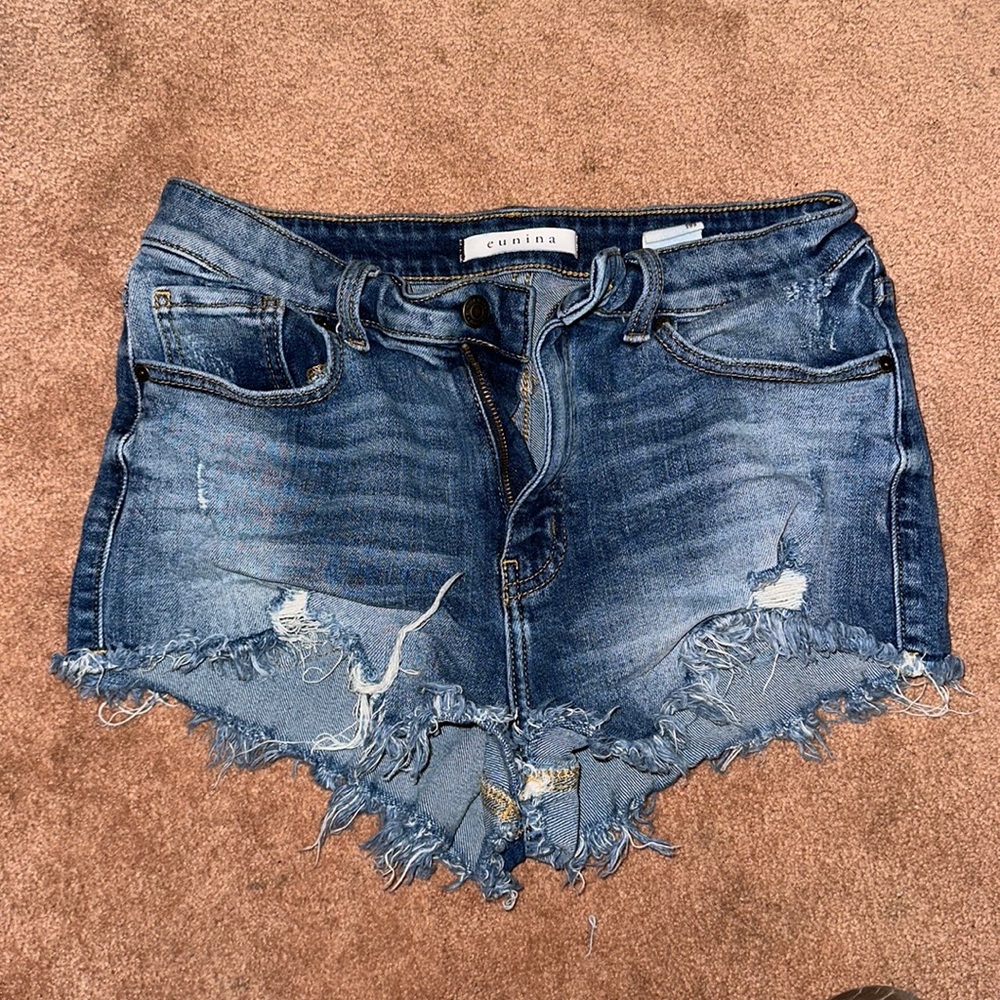 CUTOFF DENIM SHORTS 🪩